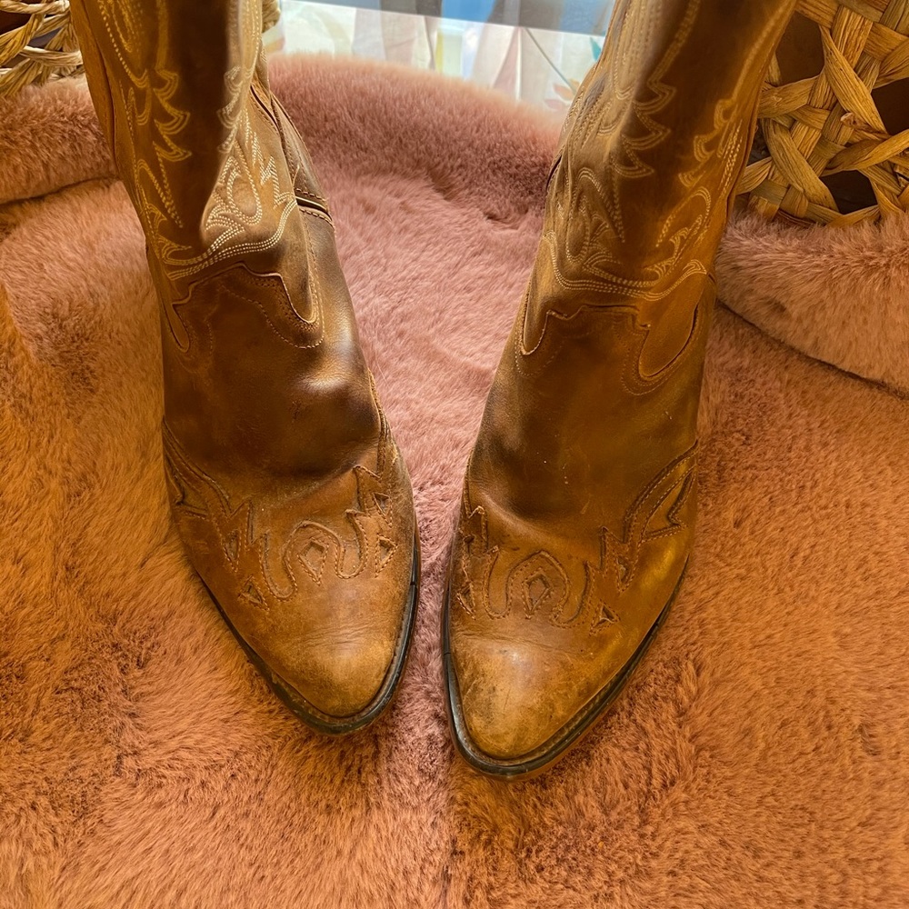 Durango Boots with Tooled Overlay. Size 10